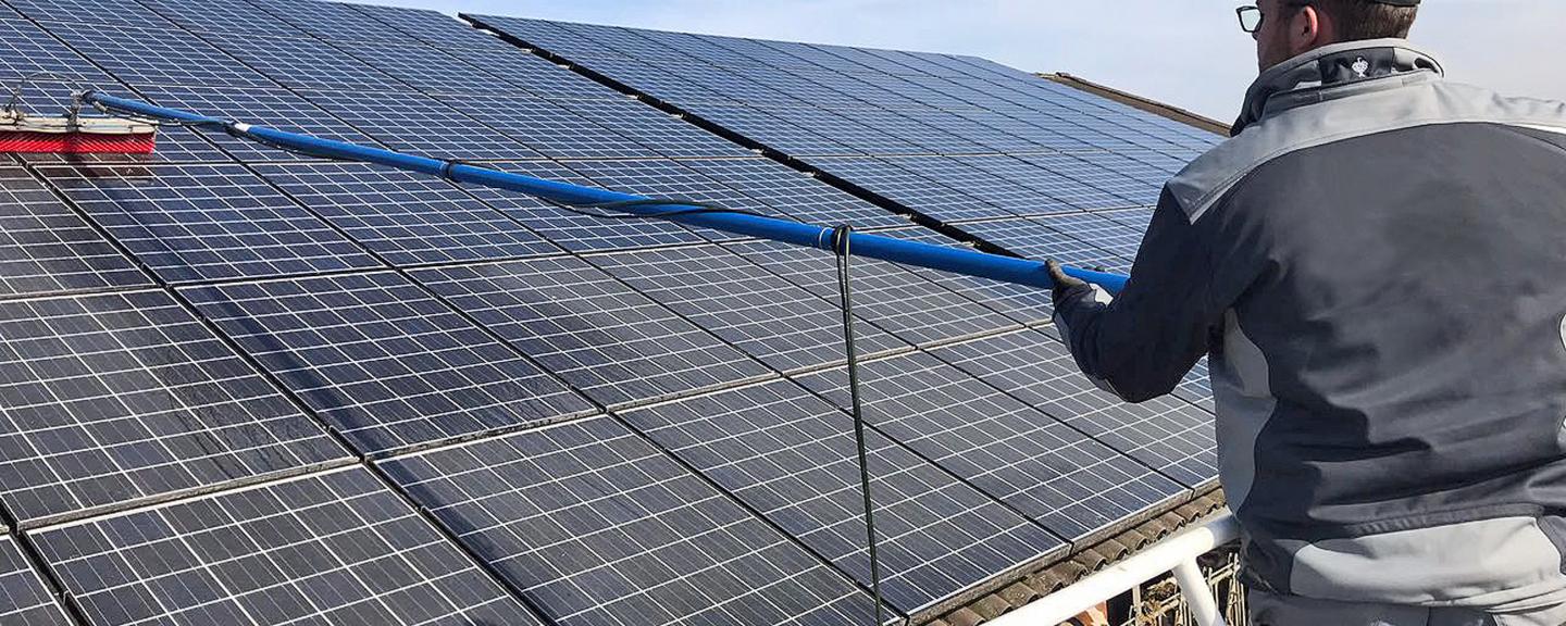 PV Reinigung einer Photovoltaikanlage in Würzburg